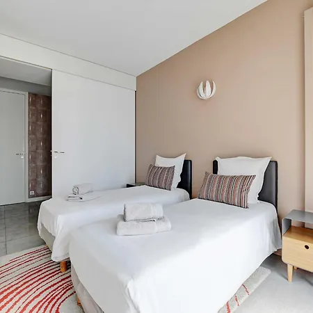 Exceptional 3bdr 6p - View Of The Eiffel Tower *
