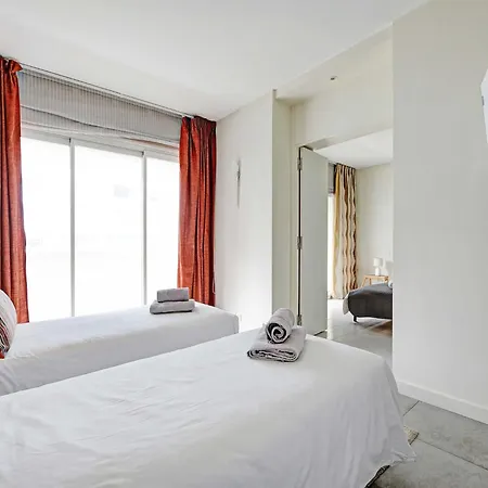 Exceptional 3bdr 6p - View Of The Eiffel Tower