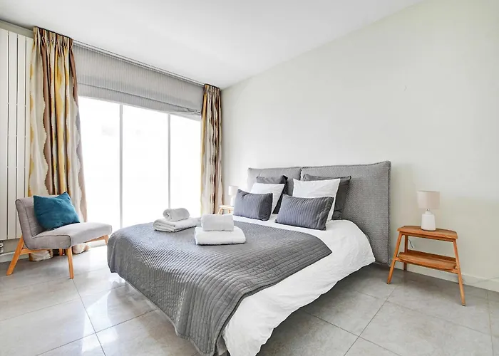 Appartement Exceptional 3bdr 6p - View Of The Eiffel Tower Parijs