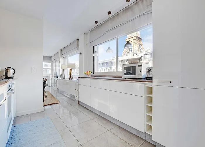 Апартаменты Exceptional 3bdr 6p - View Of The Eiffel Tower *