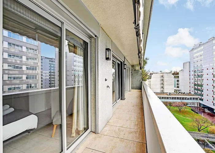 Апартаменты Exceptional 3bdr 6p - View Of The Eiffel Tower *